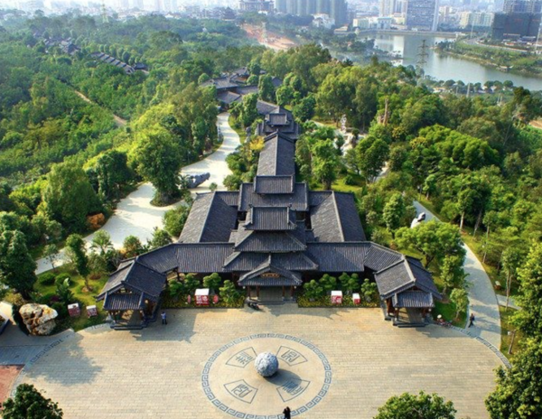 Nếu bạn thích du lịch trải nghiệm, khám phá Nam Ninh với chi phí di chuyển vừa phải, hãy chọn tàu hoả.